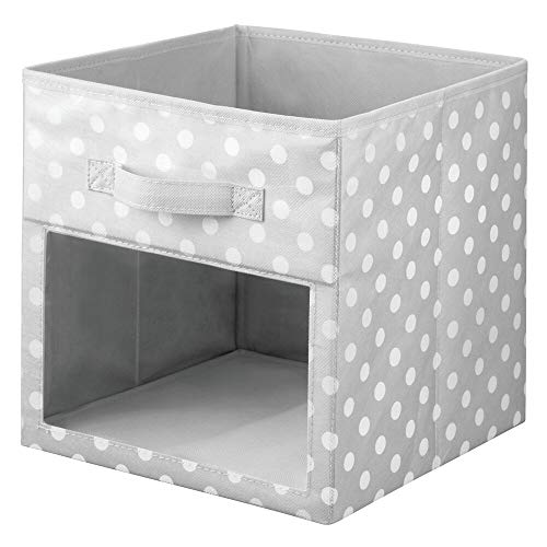 mDesign Juego de 4 cajas organizadoras de tela – Organizador de armario para ropa de bebé, mantas, etc. – Caja de almacenaje de lunares con asa y ventanilla – lunares gris/blanco