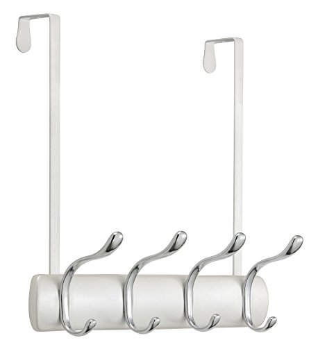 mDesign Perchero de puerta para baños, pasillo, dormitorio u oficina – Perchero metálico con cuatro ganchos en acero resistente – Colgador de puerta sin montaje – blanco perla/cromado