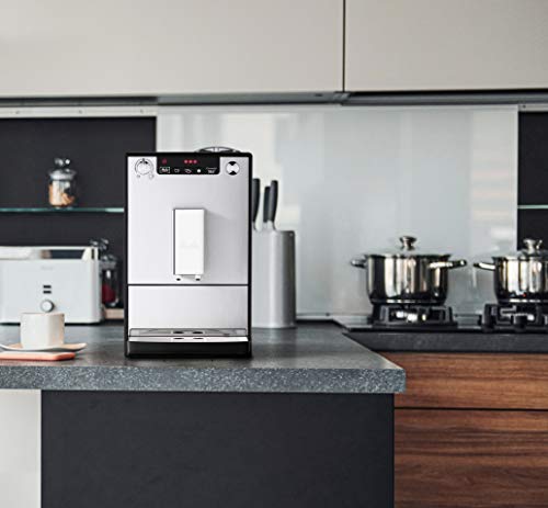 Melitta Caffeo Solo E950-111, Cafetera Automática con Molinillo, 15 Bares, Café en Grano para Espresso, Limpieza Automática, Personalizable, Plata Orgánica