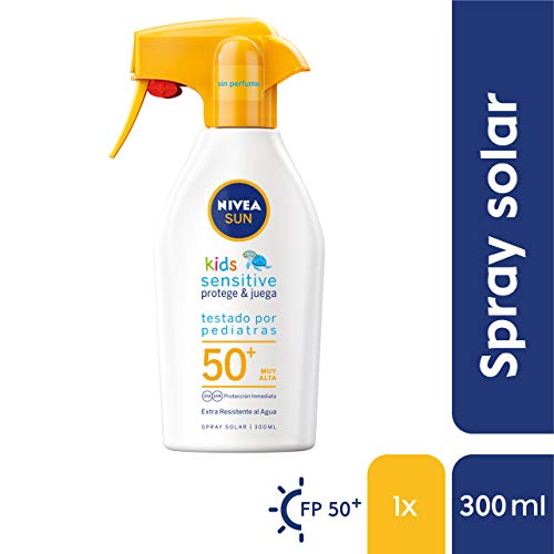 NIVEA SUN Kids Sensitive Protege & Juega Spray Pistola FP 50+, spray solar extra resistente al agua para piel sensible, protector solar para niños - 1 x 300 ml