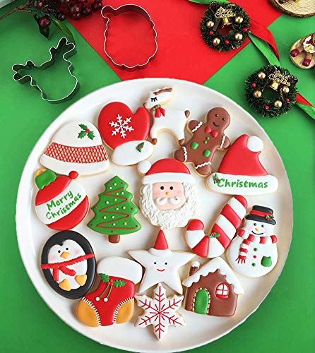 Olywee - Juego de 12 cortadores de galletas de Navidad para vacaciones, diseño de muñeco de jengibre, copo de nieve, árbol de Navidad y más formas de acero inoxidable cortador de galletas