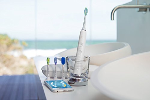 Philips Sonicare DiamondClean Smart HX9924/03 - Cepillo de dientes con App de formación personalizada, sensor de presión, 5 modos, 3 intensidades, incluye 4 cabezales y spray lingual, color blanco
