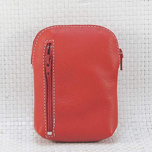 Pitillera de piel roja, con cierre de cremallera. Tabaquera de cuero