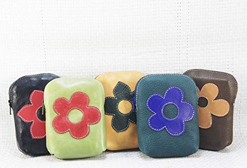 Pitillera de piel roja, con cierre de cremallera. Tabaquera de cuero