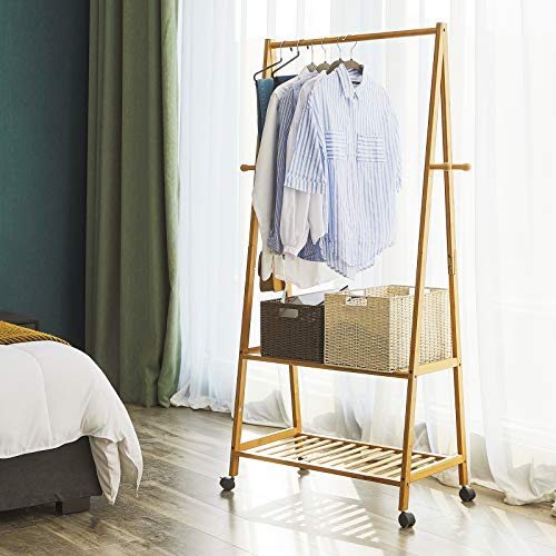 SONGMICS Perchero de Bambú, Zapatero, Colgador para Ropa, Estantería de 2 Baldas, con 4 Ruedas RCR52N