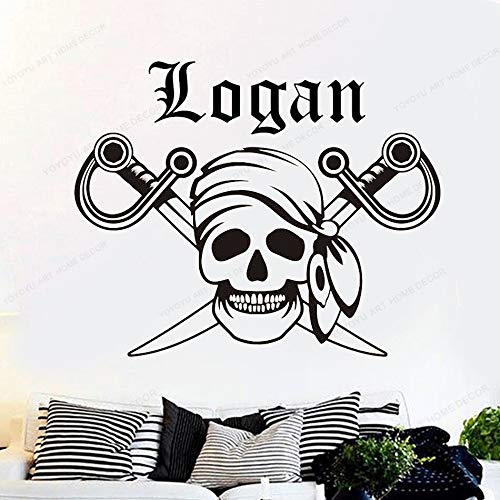 wZUN Calcomanía de Pared Pirata Personalizada Nombre Personalizado Calavera Espada cimitarra Vinilo Pared Pegatina niños habitación decoración 63X78cm