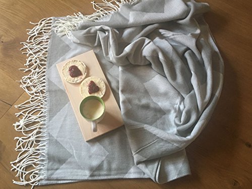 ZOLLNER Manta para el sofá con Flecos, 130x170 cm, Gris Claro