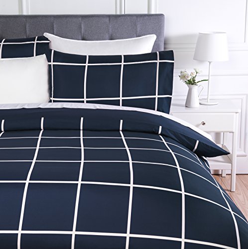 AmazonBasics - Juego de funda nórdica de microfibra ligera de microfibra, 230 x 220 cm, Azul marino a cuadros (Navy Simple Plaid)