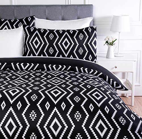 AmazonBasics - Juego de funda nórdica de microfibra ligera de microfibra, 260 x 220 cm, Negro (Black Aztec)