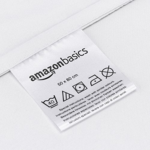 AmazonBasics - Juego de fundas de edredón y de almohada de microfibra, 200 x 200 cm + 2 fundas 50 x 80 cm - Blanco