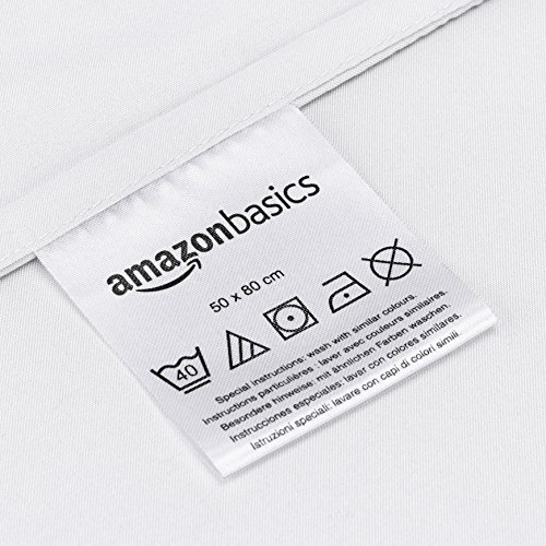 AmazonBasics - Juego de fundas de edredón y de almohada de microfibra, 230 x 220 cm + 2 fundas 50 x 80 cm - Blanco