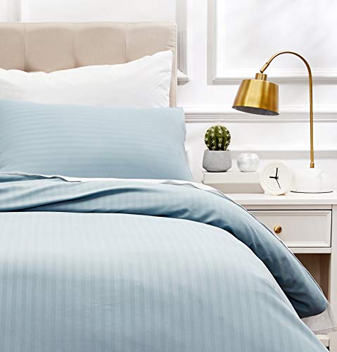 AmazonBasics - Juego de ropa de cama con funda nórdica de microfibra y 1 funda de almohada - 135 x 200 cm, azul spa