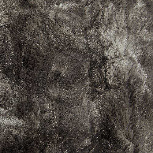 AmazonBasics - Manta de piel sintética, 150 x 200 cm, color gris