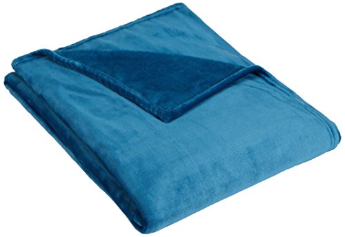 AmazonBasics - Manta, hecha de suave felpa - 168 x 229cm - azul-verde