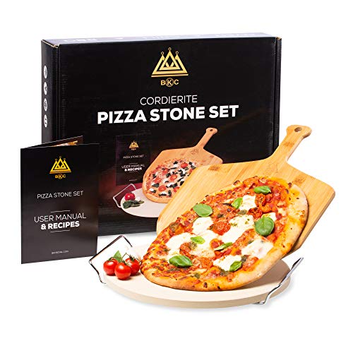 BKC Piedra para pizza para horno o barbacoa, piedra redonda grande con paleta de madera y soporte para servidor | Libro de recetas de pizza | Caja de regalo perfecta | Pastelería italiana casera