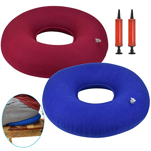 DECARETA Cojín inflable para donas de 2 piezas para sentarse Cojín para hemorroides con 2 bombas para inflar donas antiescaras para la oficina de viajes en automóvil (azul y rojo)