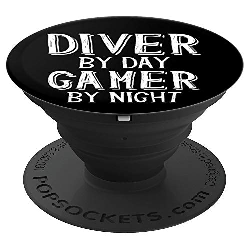 Diver By Day Gamer By Night - Top Gift For Ocean Divers PopSockets Agarre y Soporte para Teléfonos y Tabletas