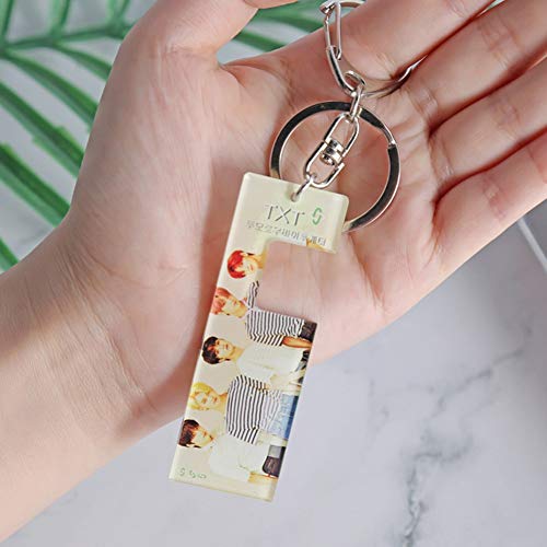 Elibeauty TXT KPOP Hombres Cantante Equipo Creativo Acrílico Llaveros Decorativos Llaveros Accesorios para Mochila Bolso para Fans Regalos