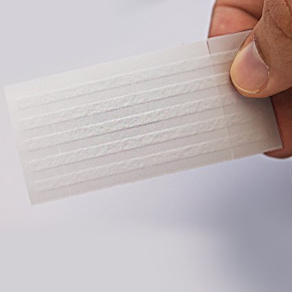 Eurosuture (mm 3 x mm 75) Tiras Estériles Para Sutura Cutánea, Adhesivo Hipoalergénico, Efecto Descolorado para un Mejor Resultado Cosmético. Fabricado en Italia, 10 Unidades