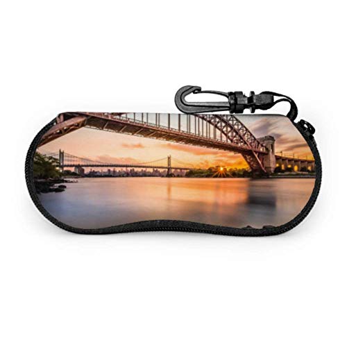 Hell Gate y Triboro Bridge At Sunset In Astoria Estuche para gafas de sol Estuches para gafas Estuche portátil para gafas de viaje con cremallera de neopreno