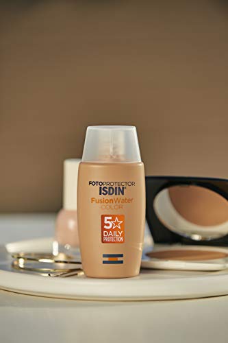 ISDIN Fusion Water Fotoprotector Facial SPF 50, de Fase Acuosa para Uso Diario, Textura Ultra Ligera + ISDIN Fotoprotector Fusion Water COLOR SPF 50, cobertura natural 50 ml