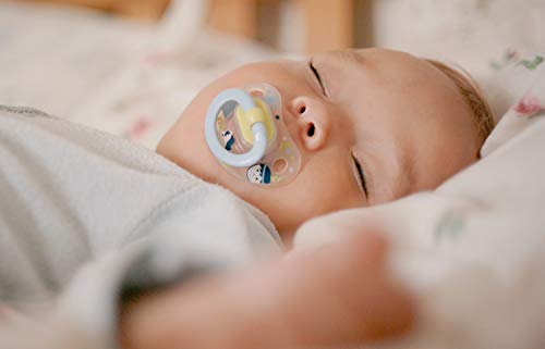 Juego de 4 chupetes NUK con 2 chupetes Happy Days y 2 chupetes de moda, 6 – 18 meses, silicona, forma adaptada a la mandíbula, colores neutros