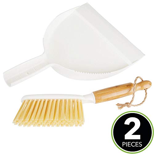 mDesign Juego de 2 utensilios de limpieza para barrer de bambú y plástico – Recogedor y escoba de mano con mango corto – Para limpiar la casa de manera rápida y eficaz – blanco/natural