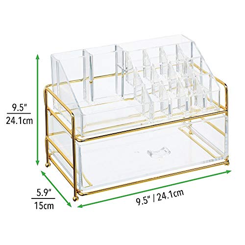 mDesign Organizador de maquillaje – Práctica caja transparente para organizar cosméticos en el baño o el dormitorio – Estante de maquillaje con 16 compartimentos y un cajón – dorado latón/transparente