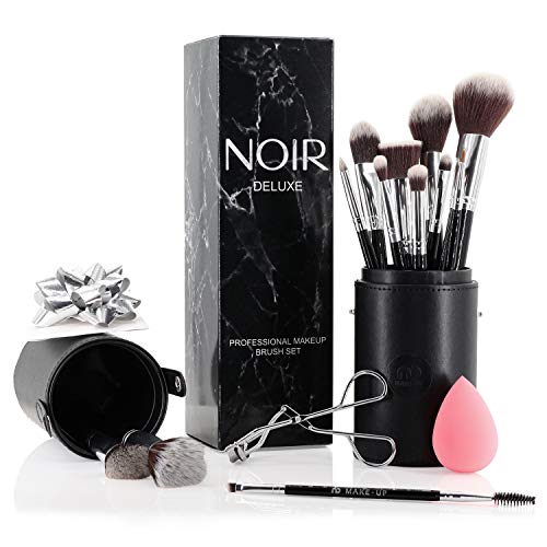 Noir Deluxe - Juego De Brochas y Pinceles de Maquillaje Profesionales con Esponja, Rizador de Pestañas y Estuche en Una Caja de Regalo (Plata)