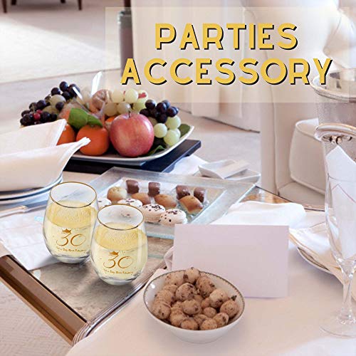 Onebttl 30 Cumpleaños Regalo para Mujeres - Ideas de Regalo Original 30 Años Cumpleaños para Ella con Tarjeta de Texto, Caja de Regalo - Copa de Vino de 17 oz (30 No es un día Fabuloso) - 500ml