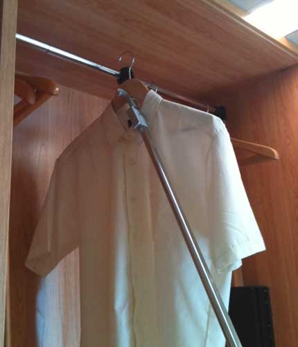 SAITON Baston Extensible Muy util para coger la Ropa Cuando se Encuentra en Lugares Altos.