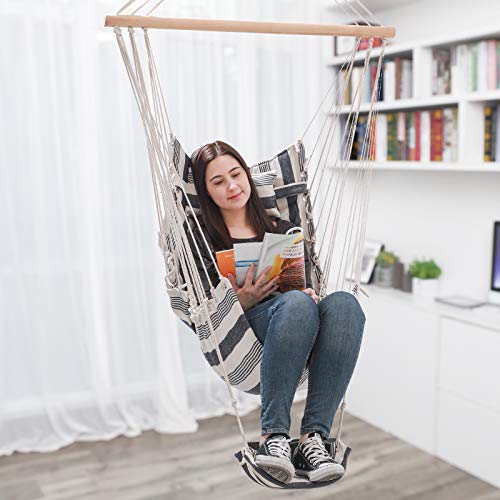 SONGMICS Silla Hamaca Colgante con Almohada y Reposapiés, Silla Giratoria Acolchada XL, 70 x 120 cm, Capacidad de Carga 200 Kg, Interior y Exterior, Rayas Azules y Blancas GDC46WQ