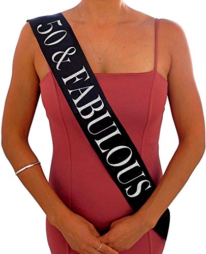 Sterling James Co. Banda de Satén Negro Brillante “50 & Fabulous” (con 50 y Fabulosa) – Artículos, Ideas y Decoración para Fiesta de Feliz Cumpleaños Número 50 – Cumpleaños Divertido