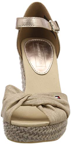 Tommy Hilfiger Iconic Elena Metallic Canvas, Sandalias con Plataforma para Mujer, Beige (Desert Sand 932), 40 EU