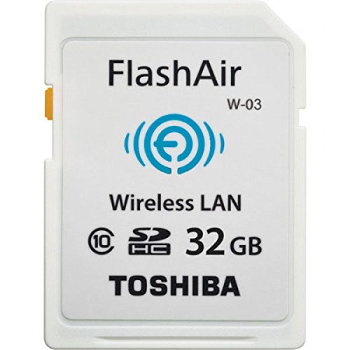 Toshiba FlashAir W-03 - Tarjeta de memoria SDHC de 32 GB (Class 10, Velocidad mínima de escritura de 10 MB/s), blanco