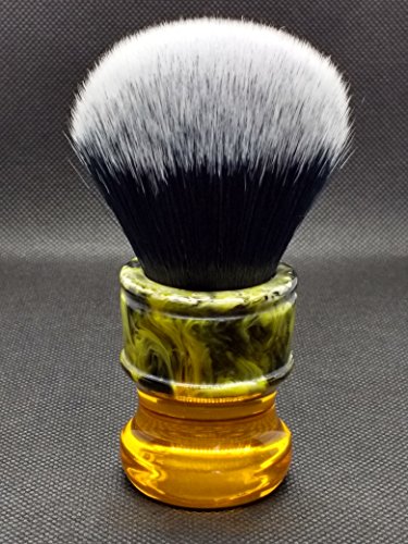 Yaqi - Brocha de afeitar Sagrada Familia (R1730). Fibra sintética, 24 mm, color blanco y negro