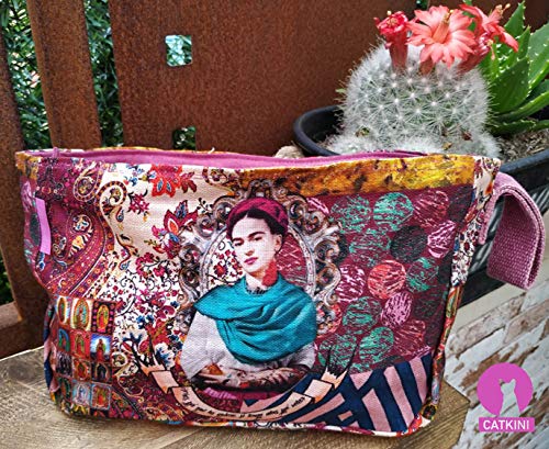 Bolso Aseo/Neceser Maquillaje Viaje/Set 3 Piezas Neceseres, sobre Cartera y Monedero de Mujer Frida Kahlo. (Granate)