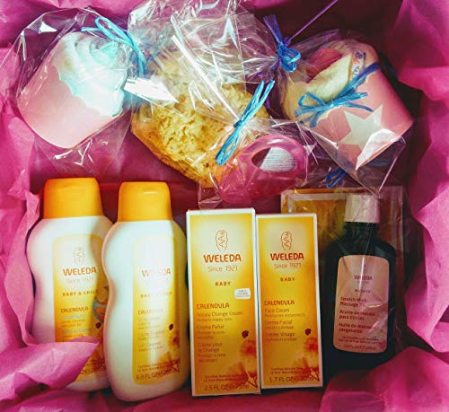Canastilla WELEDA BIO para Bebé y Mamá | Contiene: Productos Weleda de Caléndula para el Bebé y de la linea Embarazo para la Mamá, Esponja Natural, un Cupcake (= babero + calcetines), Mordedor y Pañal