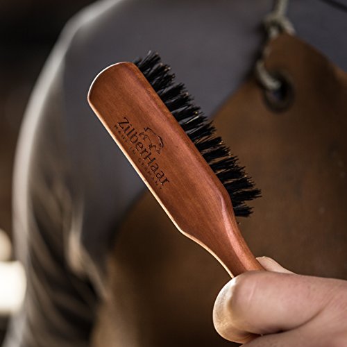 Cepillo para barba de ZilberHaar - Cerdas rígidas - Cerdas de jabalí y madera de peral - Cepillo de aseo de hombre para barba - Alisa y acondiciona la barba - Funciona con aceite y bálsamo para barba - Fantástico accesorio de viaje