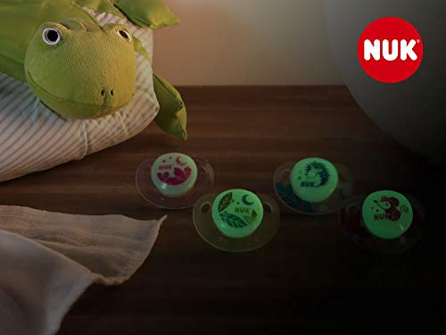 Chupete Night de NUK Freestyle Night con efecto luminoso, de silicona, 6 – 18 meses, forma adecuada para la mandíbula, verde y azul, 2 unidades