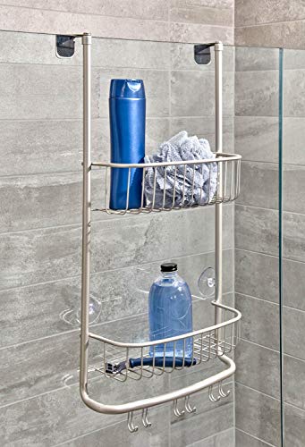 iDesign Organizador de ducha para colgar, pequeña estantería colgante de metal con 2 baldas y 3 ganchos dobles, cesta de ducha para la cabina de ducha, plateado