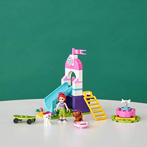 LEGO Friends - Parque para Cachorros, Set de Construcción a Partir de 4 Años, Incluye Mini Muñeca de Mia, dos Perros, un Tobogán, un Monopatín y un Tiovivo (41396)