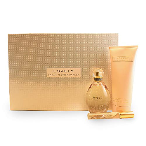 Lovely De Sarah Jessica Parker Para Mujeres 3 Pza. Set De Regalo (Eau De Parfum Vaporizador 3.4 Oz + Loción Corporal 6.7 Oz + Eau De Parfum Roller Ball 0.34 Oz Miniatura)