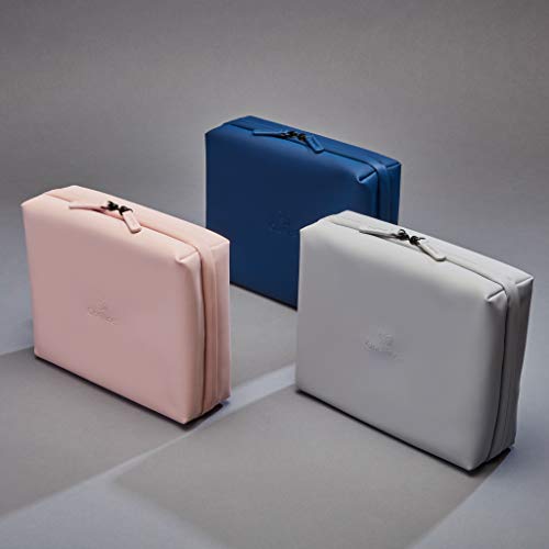 Neceser De Viaje OneNine5 en Rosa Komodo, con Bolsa Transparente para Avión, Cosmetiquera Ecológica, Plástico 100% Reciclado & Forro Impermeable, Bolsa De Aseo Colgante 7 Bolsillos Hombre Mujer …