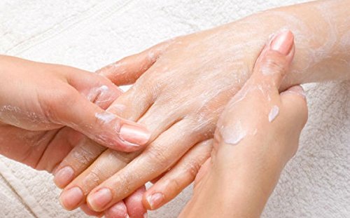 Novacrem: crema hidratante y protectora para cuerpo y manos (500mL) - Sin tacto graso - Evita las grietas - Producto cosmético - Económica.
