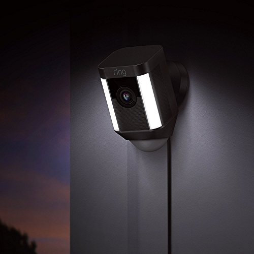 Ring Spotlight Cam Wired | Cámara de seguridad HD con foco LED, alarma, comunicación bidireccional, enchufe UE | Incluye una prueba de 30 días gratis del plan Ring Protect