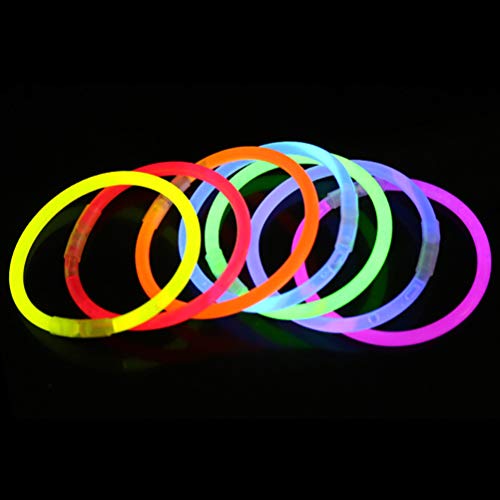 TOYANDONA 50pcs Glowsticks Glow in The Dark Pulseras Apoyos de vítores Palos de luz para la Fiesta de cumpleaños Concierto Suministros (Color Aleatorio)