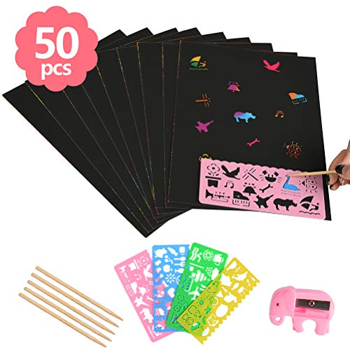 WOWOSS Scratch Art 50 Hojas Dibujo Scratch Láminas para Rascar Creativas Papel para Niños Dibujar, Manualidades, Incluye 4 Plantillas de Dibujo 5 Palos de Madera y un Sacapuntas