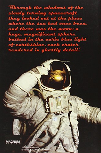 A Man on the Moon: The Voyages of the Apollo Astronauts (Penguin Magnum Collection)