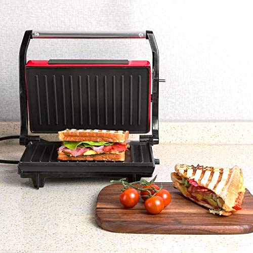 Aigostar Warme 30HHH – Grill， parrilla， sandwichera y máquina de panini 700 W de potencia， asa de toque frío， placas antiadherentes. Libre de BPA， color rojo y negro. Diseño exclusivo.